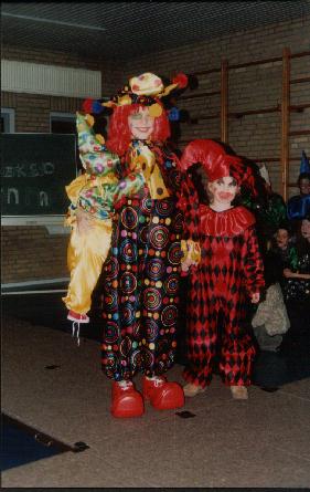 modeshow-clowns.jpg